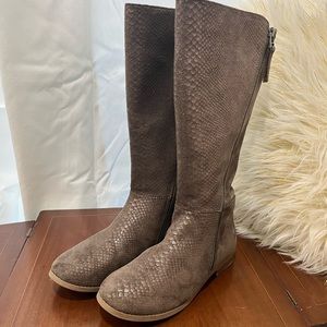 Girls knee high boots size 4